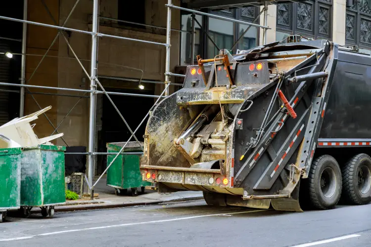 Junk Hauler in Memphis, TN Junk Hauler in Memphis, TN