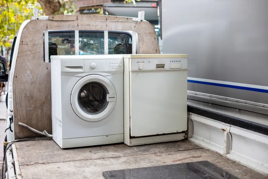 How To Safely Remove Old Appliances From Your Home Memphis, TN How To Safely Remove Old Appliances From Your Home Memphis, TN